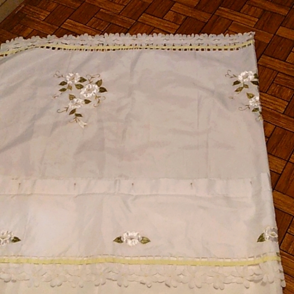 Shower curtain embroidered floral